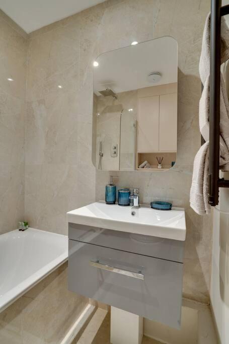 Glamorous Art Deco Flat In Chelsea London Bagian luar foto