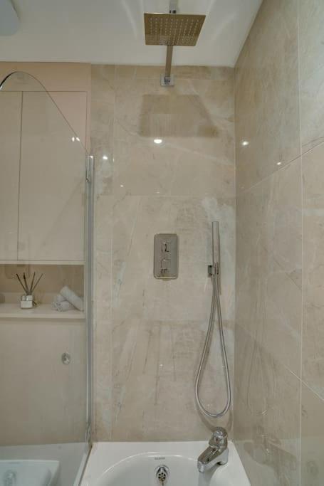 Glamorous Art Deco Flat In Chelsea London Bagian luar foto